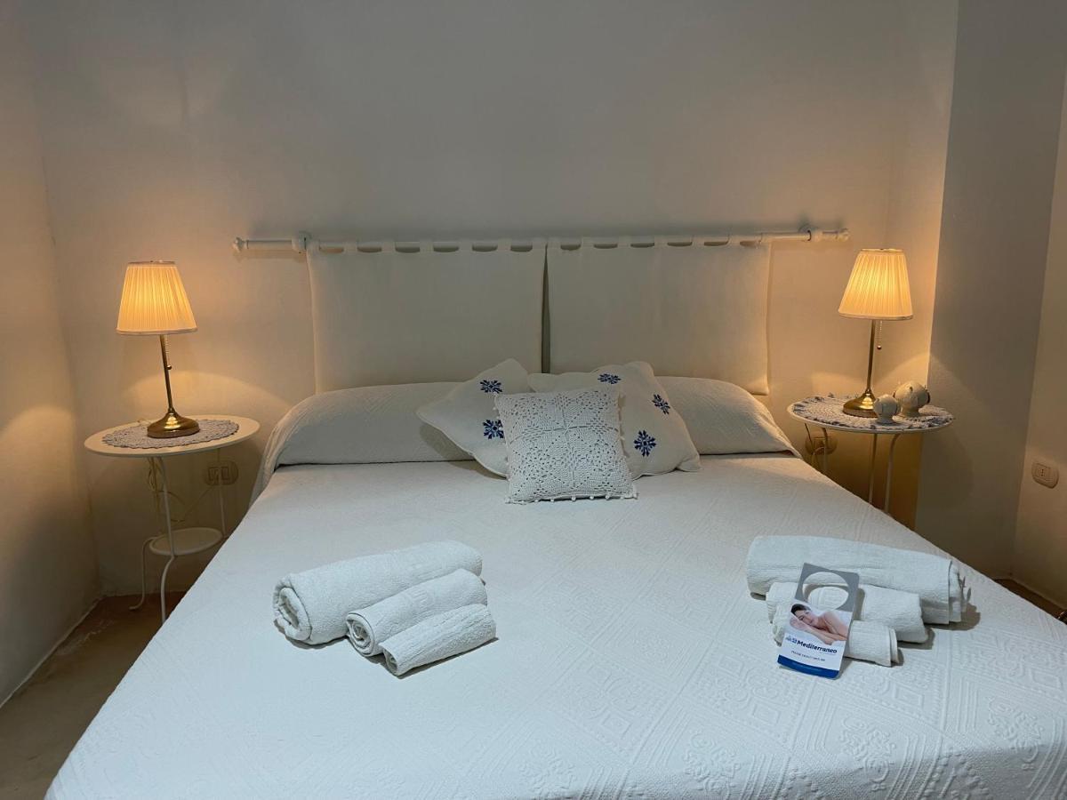 B&B Vie Del Mediterraneo Порто Чезарео Екстериор снимка